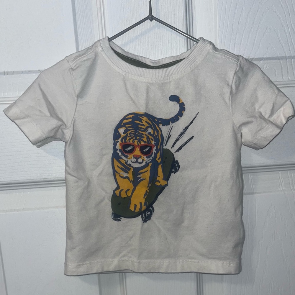 Lion / safari shirt bundle